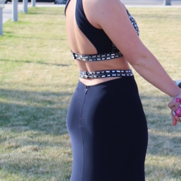 PROM DRESS - Picture 3 of 6